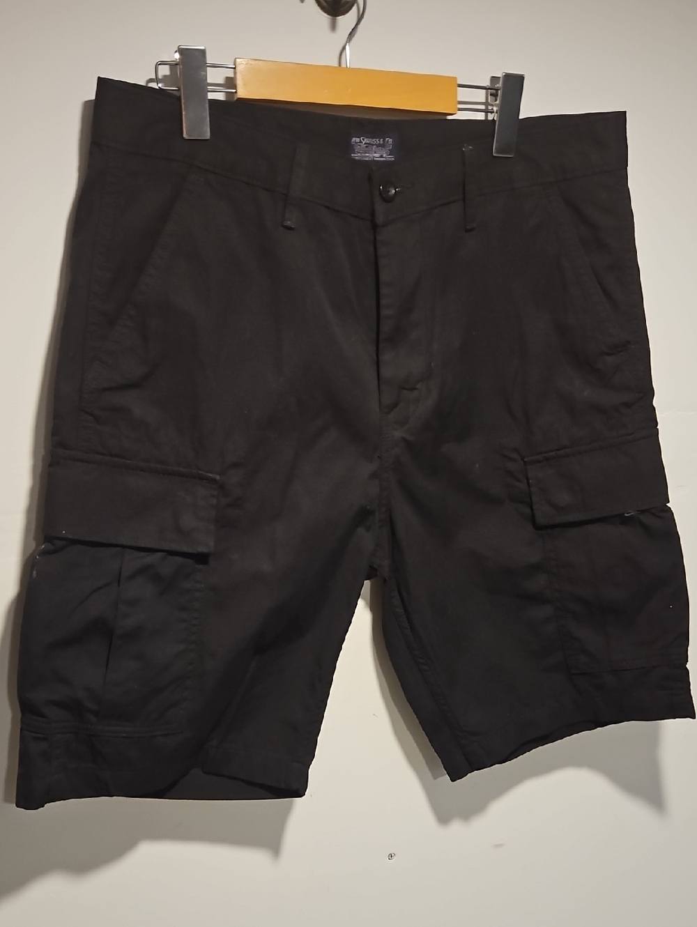 Levi's Black Cargo Shorts with Side Pockets 32